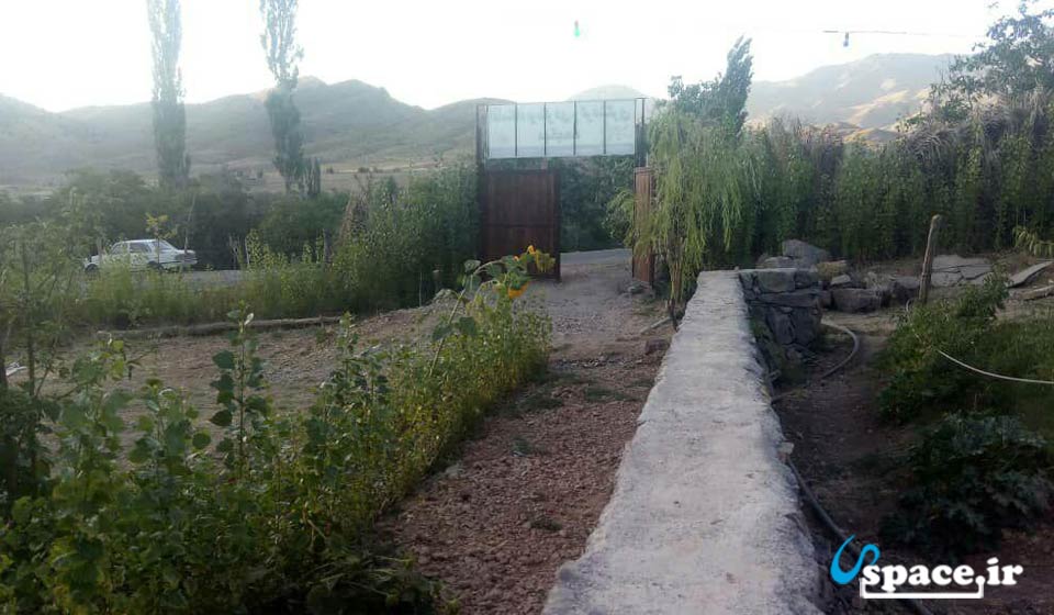 محوطه اقامتگاه بوم گردی دوکوهه - جیرفت - روستای دره رود